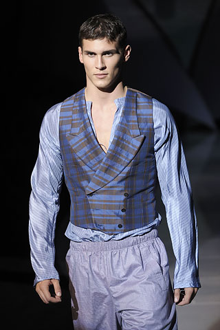 Giorgio Armani / - 2009